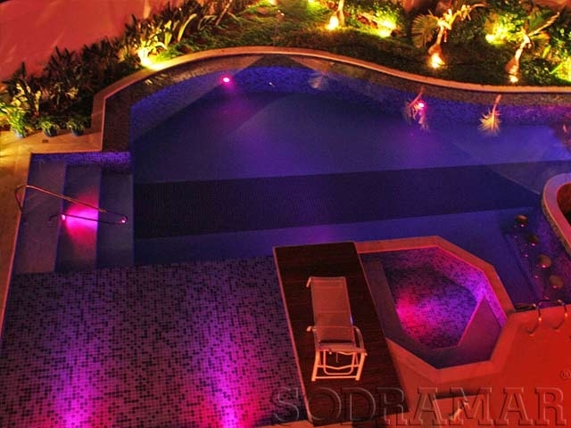 iluminação para piscina