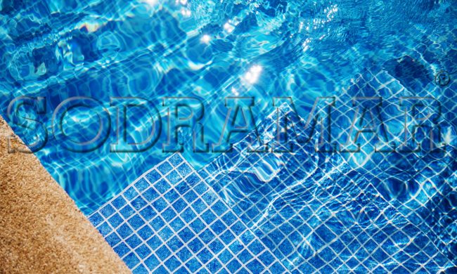 itens essenciais para cuidar da piscina