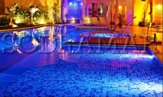 tudo sobre iluminação de piscinas