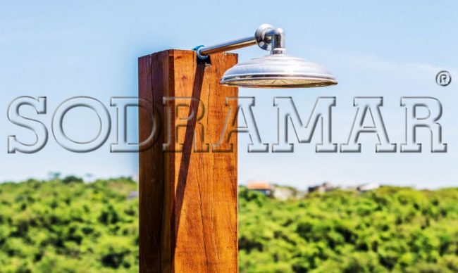 modelos de duchas para área externa de piscinas