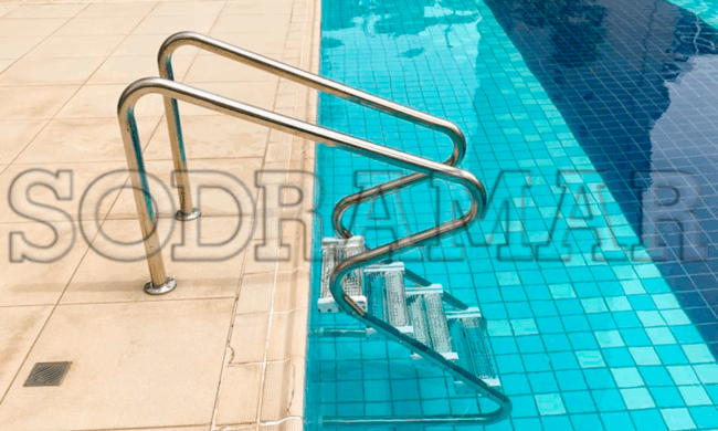 As escadas para piscinas desempenham um papel essencial na experiência dos banhistas, especialmente para crianças, idosos ou pessoas com mobilidade reduzida.